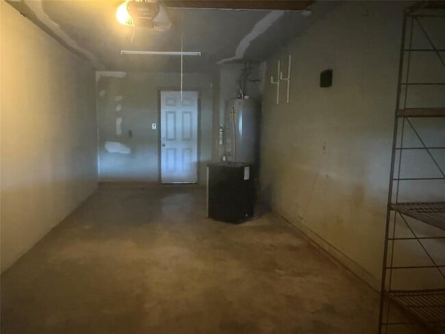 Building Photo - 1011 Pampa St