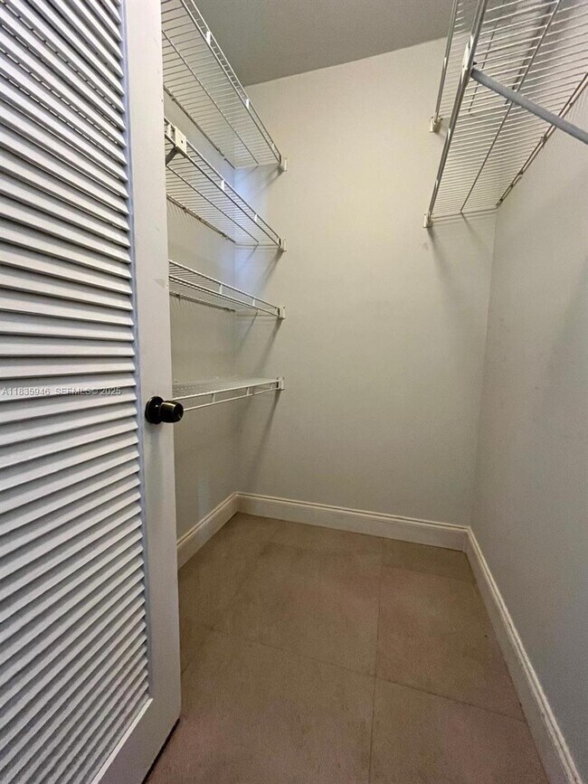 Building Photo - 11113 Biscayne Blvd