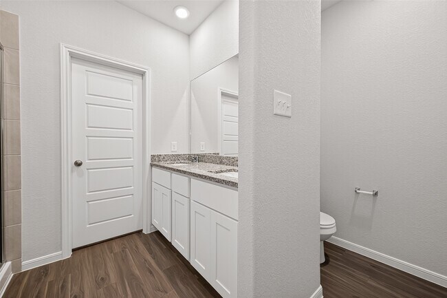 Building Photo - 15610 Coneflower Hls Dr