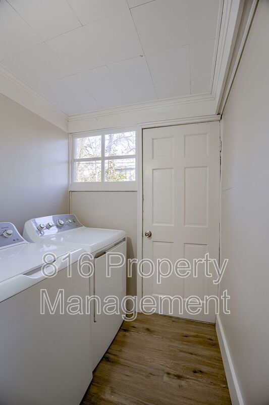 Building Photo - 3935 Agnes Ave