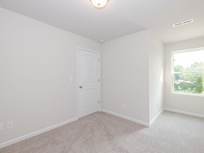 Building Photo - 241 Century Dr