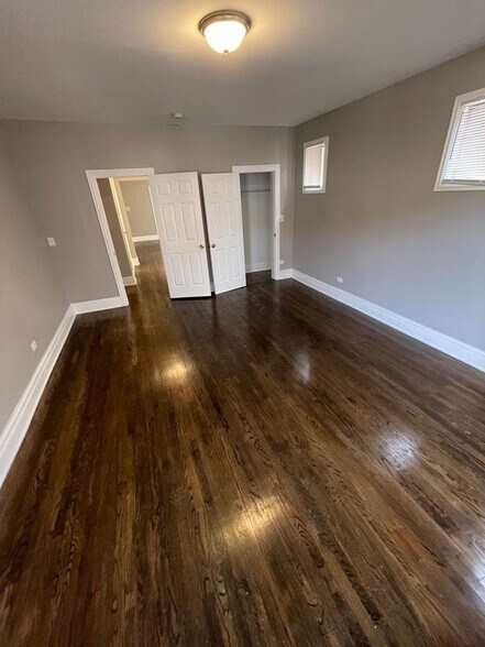 Building Photo - 11023 S Vernon Ave