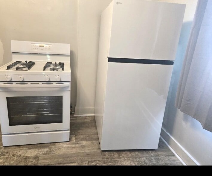 New Appliances - 437 E 9th St