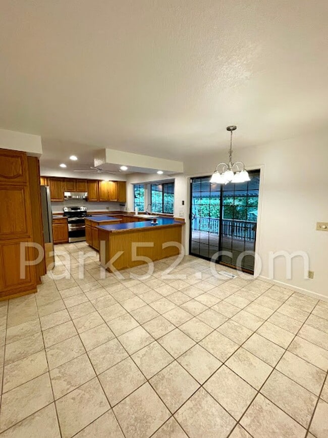 Building Photo - 1/2 Off First Full Month! 4 Bedroom Single...