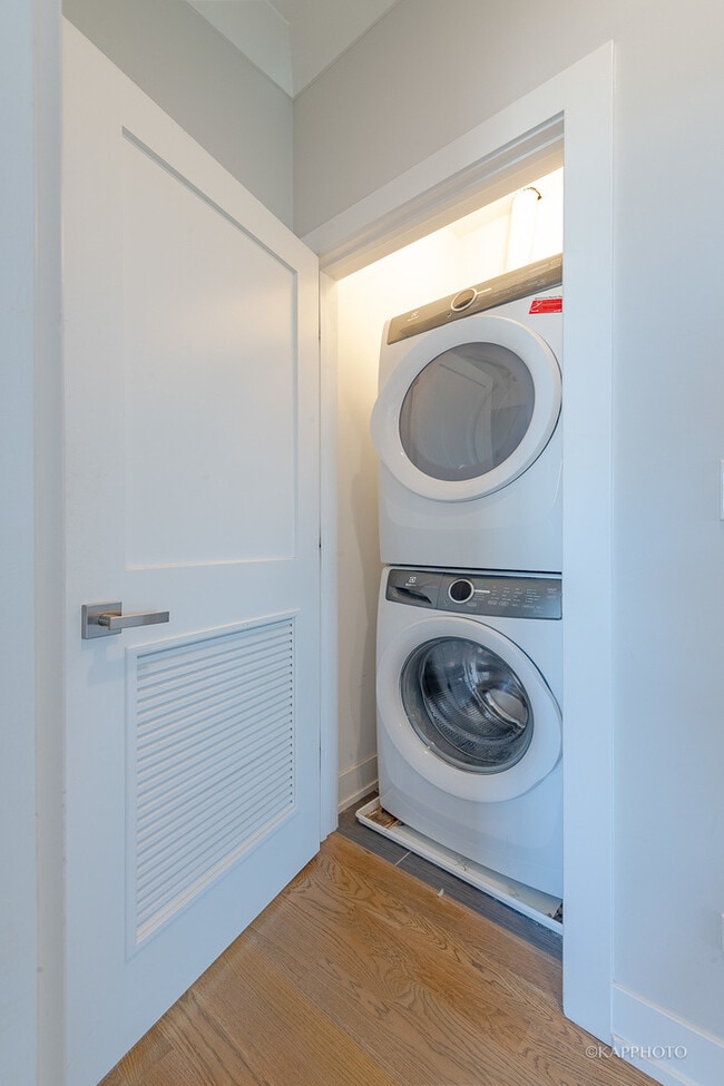 Building Photo - 457 N Aberdeen St