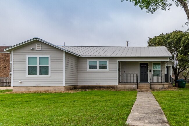 Building Photo - RENOVATED OLMOS PARK TERRACE DUPLEX