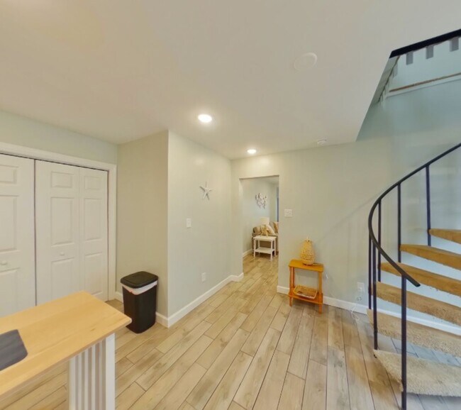 Building Photo - Ocean View