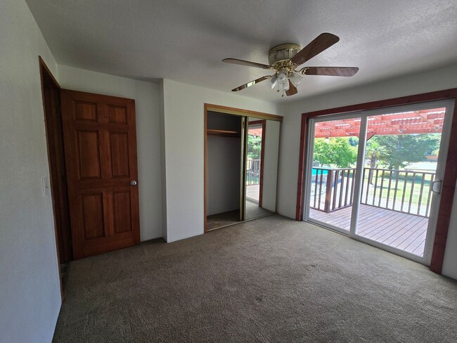 Building Photo - 2 Plus bedroom, 1 Bathroom House in Sedro ...