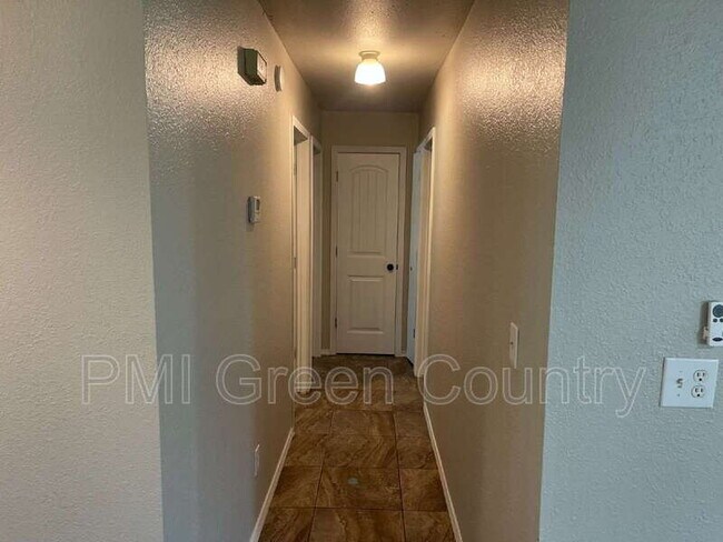 Building Photo - 4443 W Princeton Pl