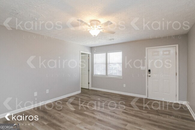 Building Photo - 365 Deer Park Dr