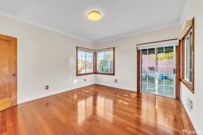 Building Photo - 80 Corona St