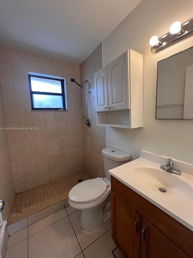 Building Photo - 2780 W 61st St