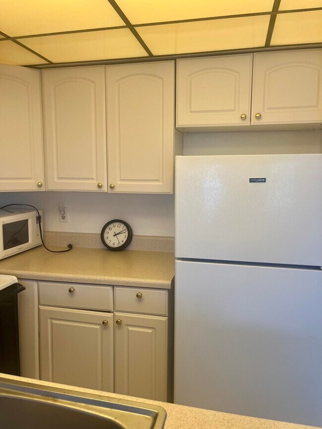 Building Photo - 7178 Golf Colony Ct