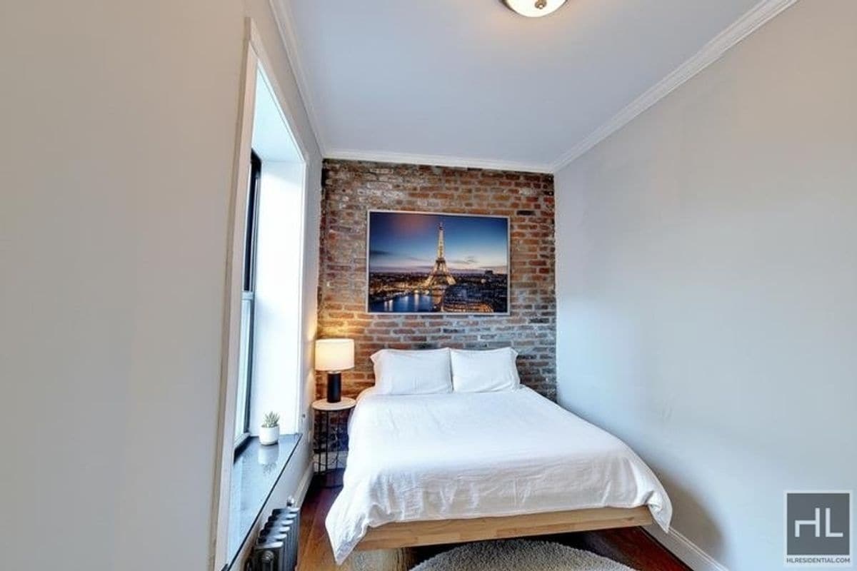 Building Photo - Avenue B