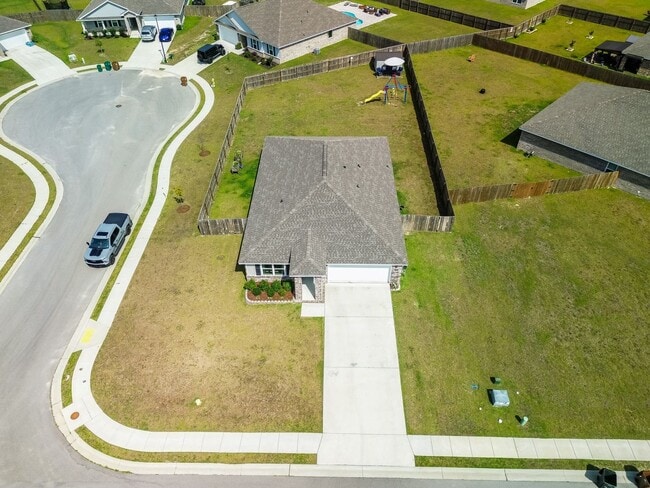 Building Photo - Beautiful 4 bed 2 bath