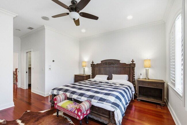 Building Photo - 952 N Racine Ave