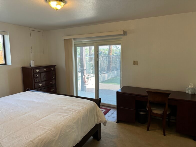 Building Photo - 340 Rim Rd