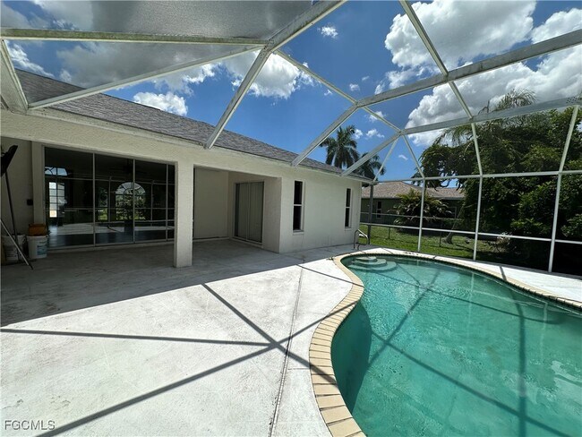 Building Photo - 8397 Bahamas Rd
