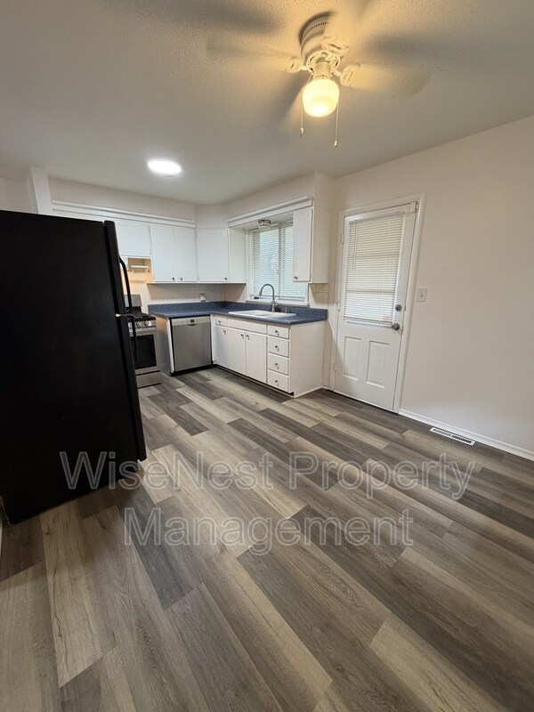 Building Photo - 11724 Fremont Ave