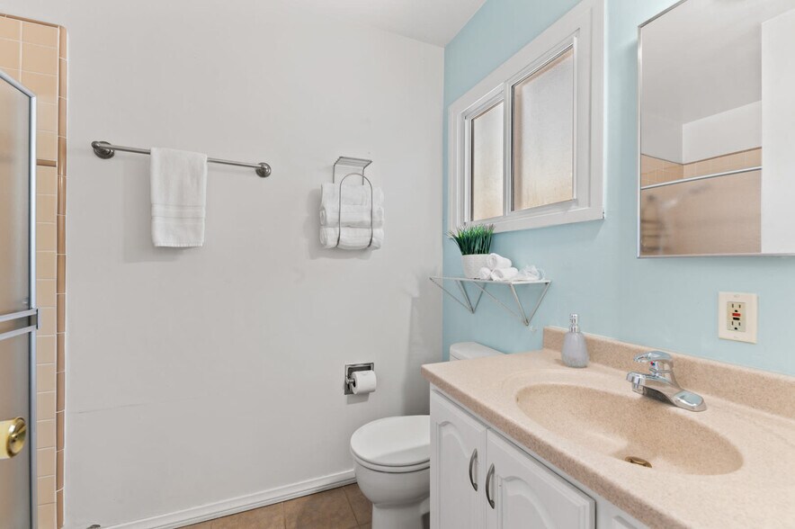Building Photo - 8543 Sandstone Dr