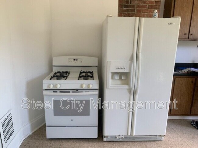 Building Photo - 810 Wood St