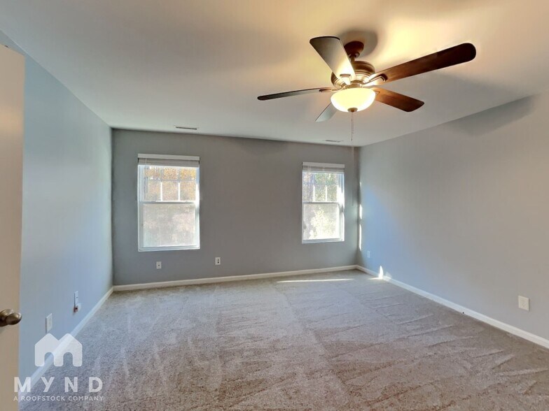 Building Photo - 909 Summer Storm Dr