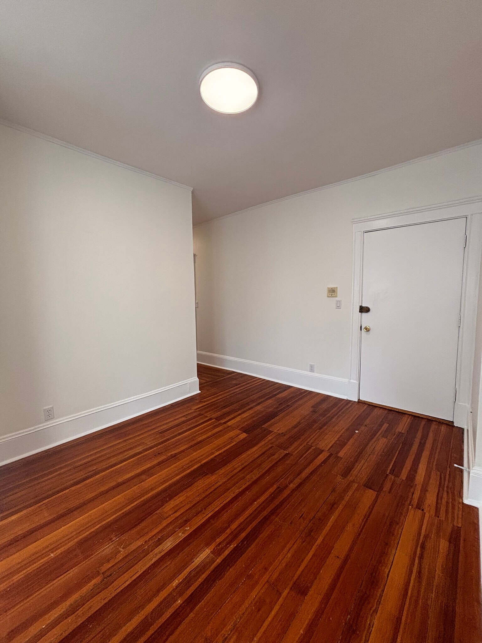 Building Photo - 553 Brookline Ave