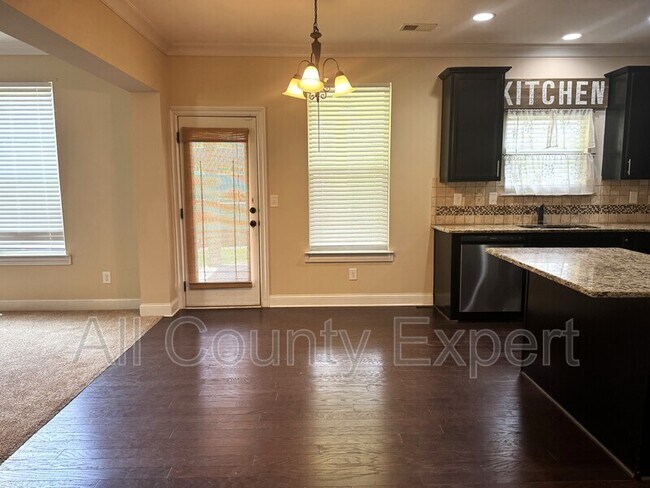 Building Photo - 5065 Rialto Way