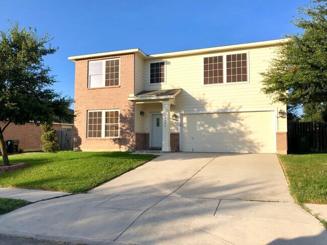 Building Photo - 4 bedroom/2.5 Bath Retama Springs Subdivision