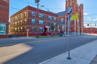Building Photo - 198 Court St