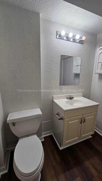 Building Photo - 5550 Windermere Dr
