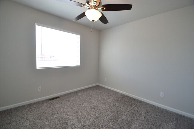 Building Photo - 8719 Shady Ridge Grv