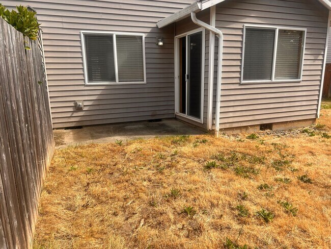 Building Photo - Charming Battle Ground Two-Story Home with Fenced Backyard!