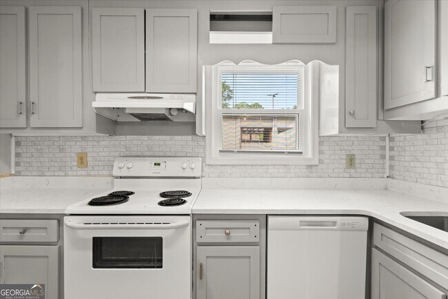 Building Photo - 360 Winding River Dr