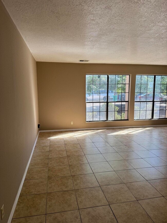 Building Photo - 1540 Glendale Ct SE