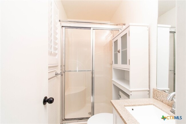 Building Photo - 11 Basswood Ct