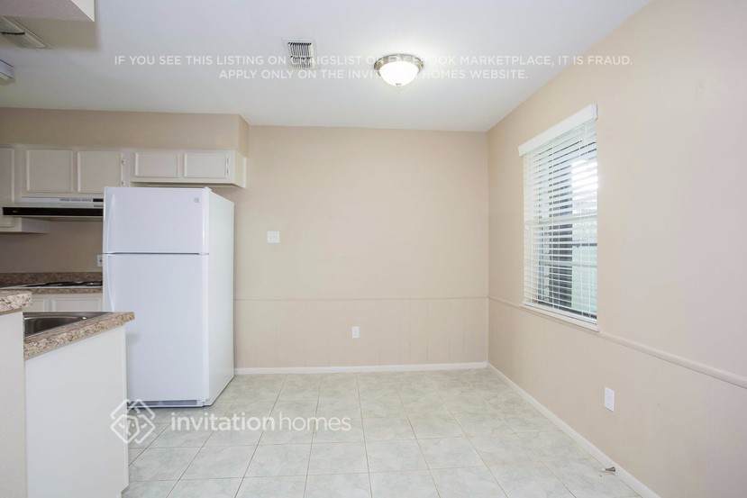 Building Photo - 745 Academy Ln