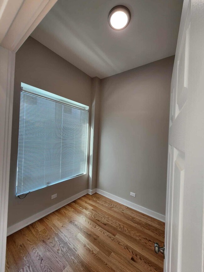 Building Photo - 6321 S Eberhart Ave