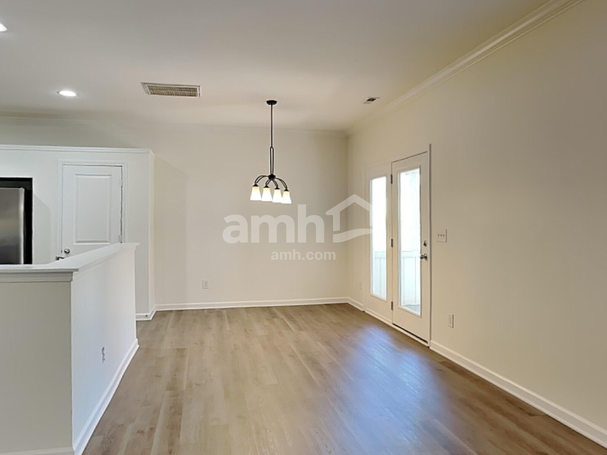 Building Photo - 6102 Lighted Way Ln