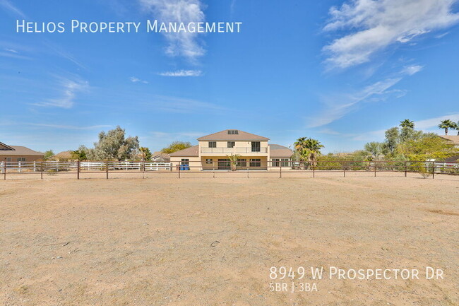 Building Photo - Spacious 5-Bedroom Home with Horse Rights ...