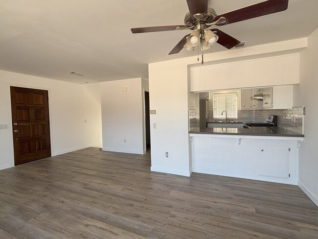 Building Photo - 717 Franklin Ln