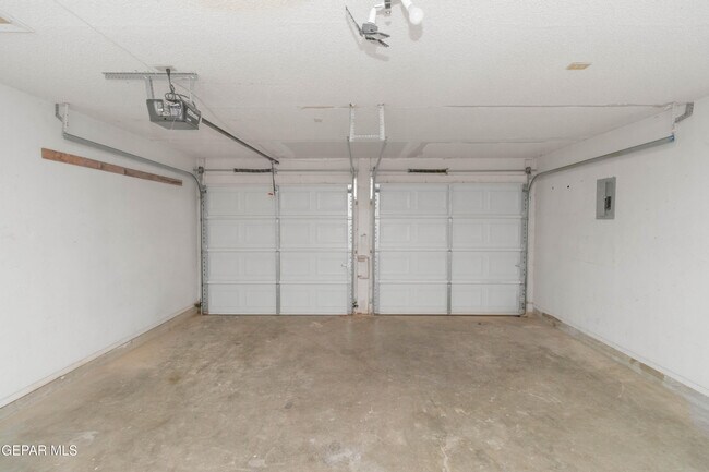 Building Photo - 11240 Warcloud Ave