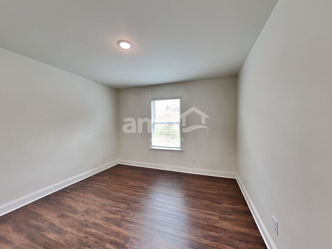 Building Photo - 1401 Alcovy Rd SE