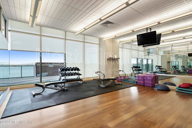 Building Photo - 1431 Riverplace Blvd