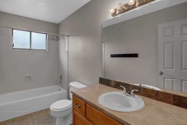 Building Photo - 1179 E 2450 N