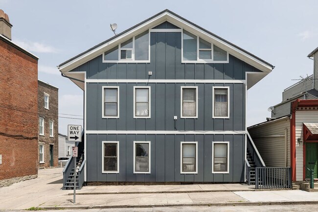 Building Photo - 964 Pavilion St