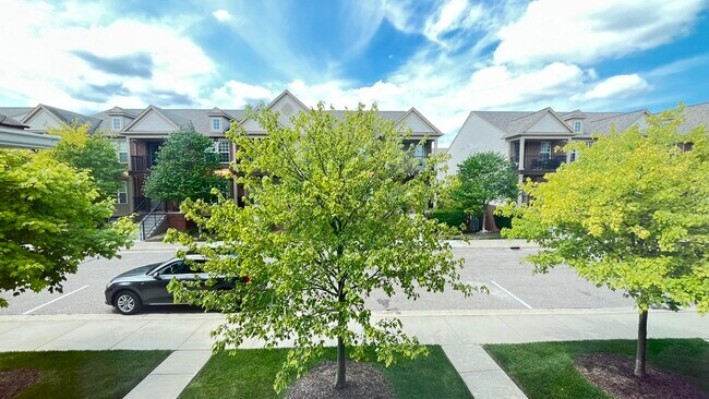 Building Photo - 28000 Hopkins Dr