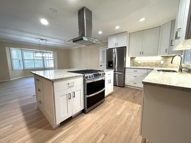 Building Photo - 1267 Arborvista Dr NE