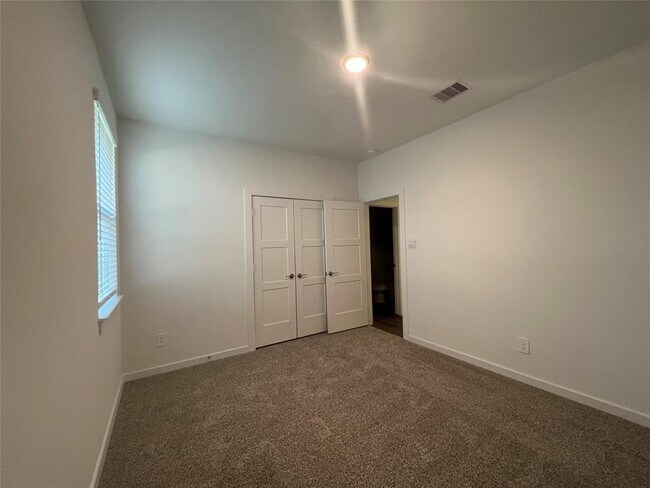 Building Photo - 14162 Primrose Rdg Ln