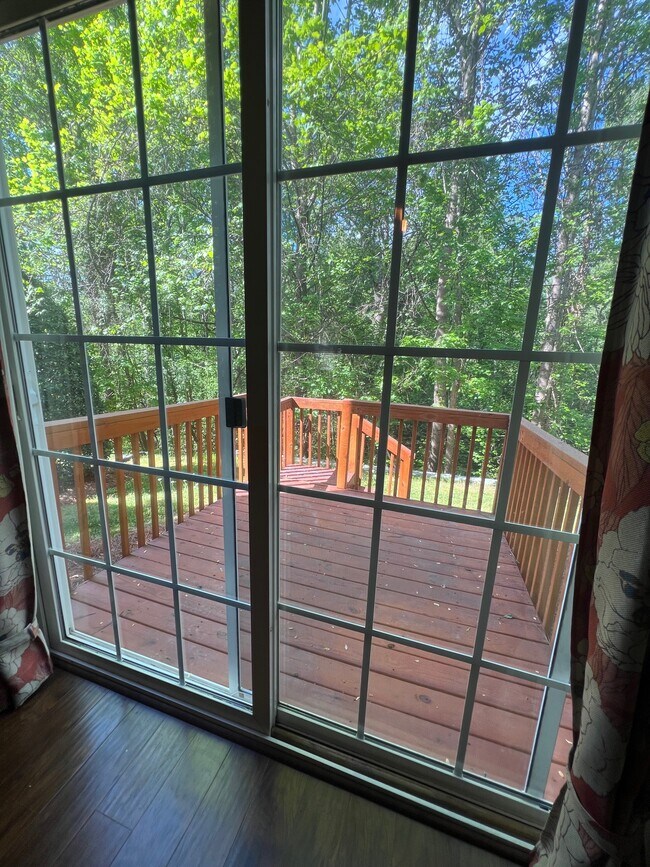 Building Photo - 12 Tannenbaum Cir